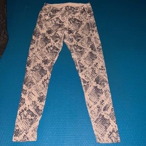 Victoria Secret Pink Sport leggings small 7/8 length